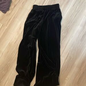 Black Forever 21 velvet sweatpants